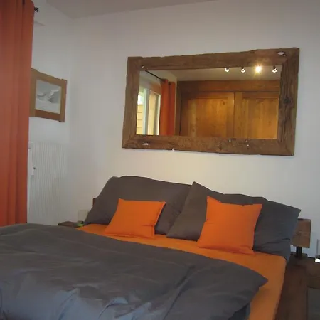 Apartament Mesnil 18 *